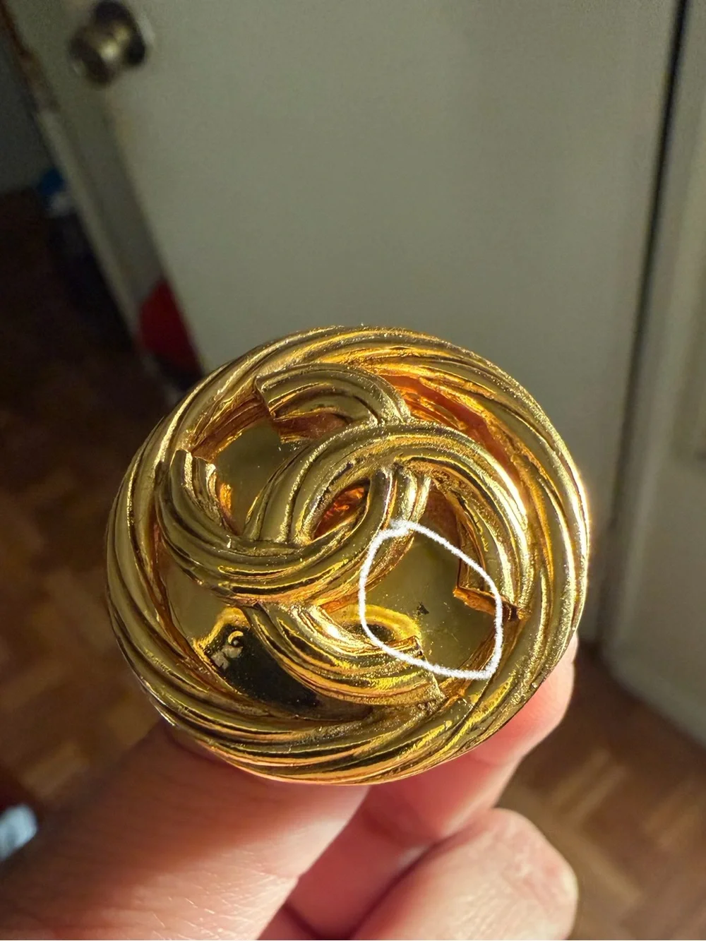 CHANEL Gold Interlocking Swirl Clip Ons - Picture 5 of 7